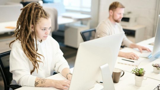 ¿Cómo afectan psicológicamente las condiciones climáticas en el trabajo?