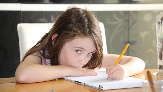 Escribir a mano mejora la memoria y el aprendizaje infantil