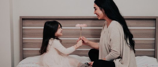 El espejo emocional en la crianza: cómo los hijos reflejan nuestro mundo