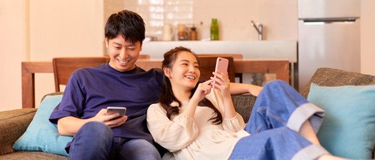 Amor en tiempos de pantalla: Como el celular afecta los vínculos y conexión en pareja