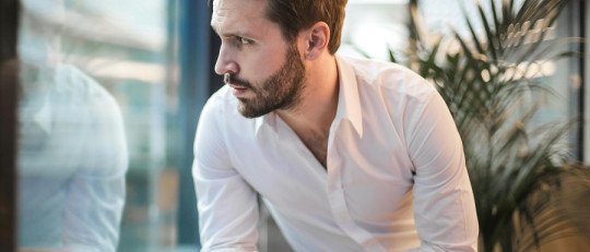 Hipervigilancia emocional: vivir pendiente de los gestos y silencios de los demás