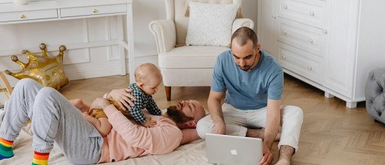 La Carga Mental de las tareas del hogar está mejor repartida en las parejas homosexuales