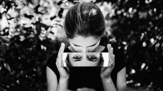 Autoconocimiento y salud emocional: cómo entender tus emociones mejora tu bienestar