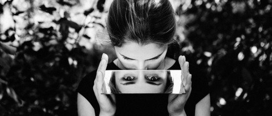 Autoconocimiento y salud emocional: cómo entender tus emociones mejora tu bienestar