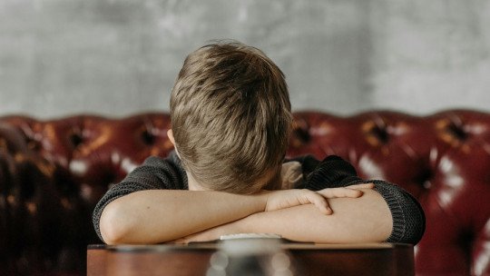 Cómo abordar el trauma en la infancia con evidencia científica y estrategias efectivas
