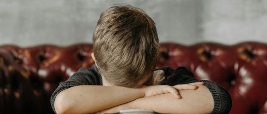 Cómo abordar el trauma en la infancia con evidencia científica y estrategias efectivas