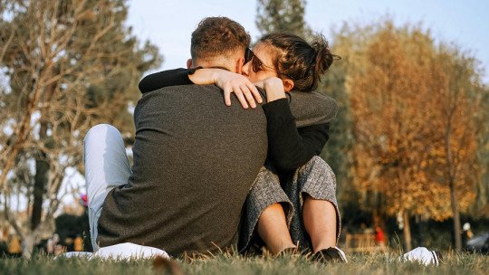 Cuando amar duele: la fina línea entre el amor y la dependencia