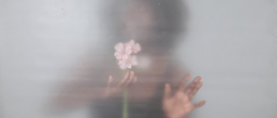 Comprender el duelo: cómo sanar tras la pérdida y encontrar sentido en la ausencia