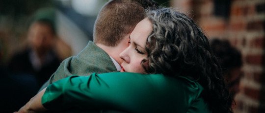 Cómo los familiares pueden ayudar a superar una adicción al alcohol