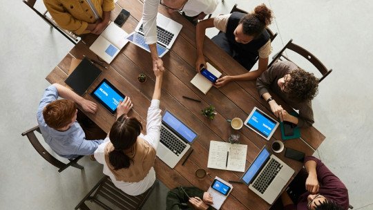 La fatiga mental y el burnout en profesionales jóvenes