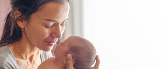 Por qué es bueno cantarles a los bebés