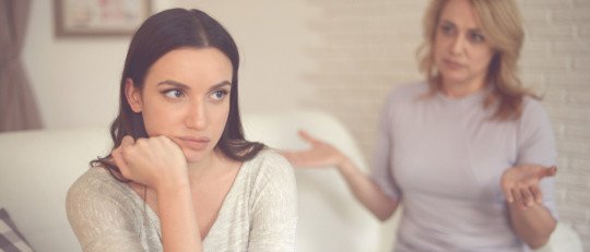 Madre narcisista: 11 señales sutiles que te hicieron dudar de ti