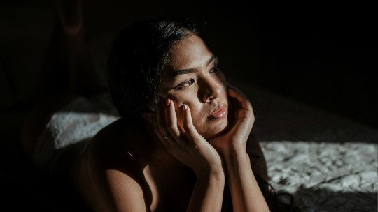 ¿Te paraliza la vergüenza? 5 claves para entenderla y superarla