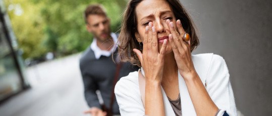 ¿Estás atrapada? Cómo el amor romántico te prepara para el abuso narcisista