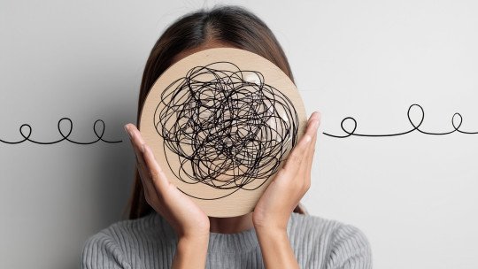 Mitos comunes sobre la salud mental que aún creemos (y cómo romperlos con psicoeducación)