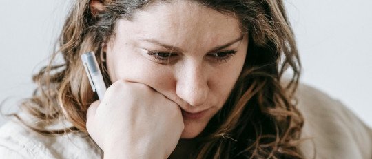 Cómo el apego inseguro se relaciona con la ansiedad