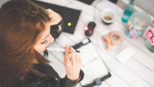 Reflexiones de fin de año: 5 preguntas poderosas para transformar tu 2026