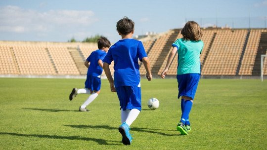 Padres que presionan sin querer: el efecto espejo emocional