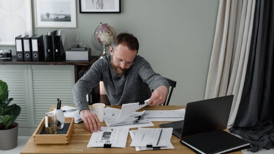 Cómo el estrés laboral se relaciona con tus niveles de cortisol
