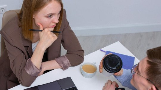 Cómo superar el Síndrome del Impostor en el trabajo: consejos prácticos para empleados