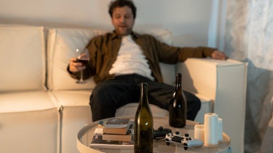 Bebo todos los días pero nunca me emborracho: el mito del 'alcoholismo con control'