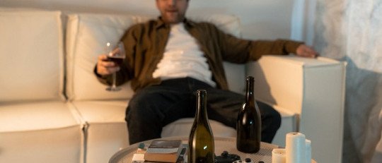 Bebo todos los días pero nunca me emborracho: el mito del 'alcoholismo con control'