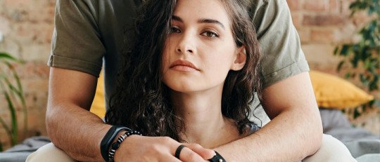 Celos intensos en pareja: cómo reconocer la celotipia y qué hacer