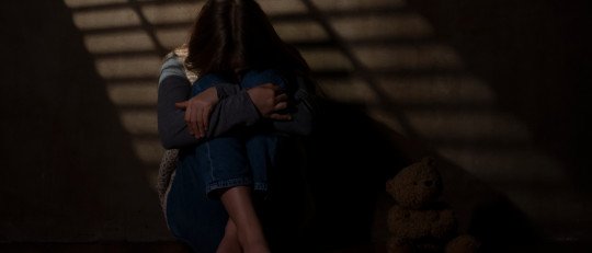 El abismo en la mirada: por qué debemos hablar del suicida y no solo del suicidio