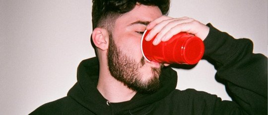 Por qué no puedes parar de beber alcohol (aunque quieras)