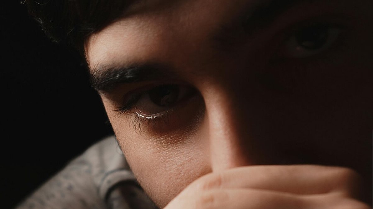Cómo el miedo al compromiso sentimental está limitando tu bienestar emocional