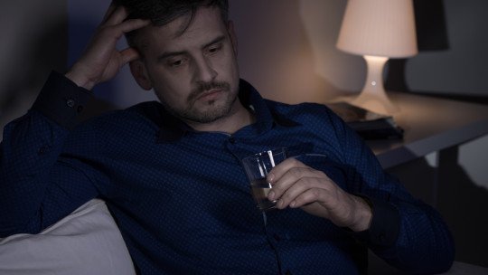 Consumo problemático de alcohol: cómo saber cuándo beber ha dejado de ser una elección