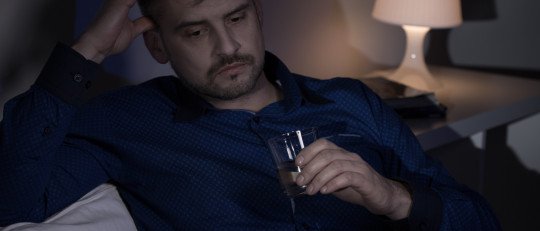 Consumo problemático de alcohol: cómo saber cuándo beber ha dejado de ser una elección