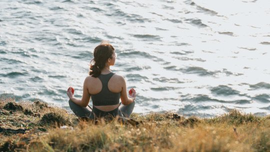 No consigo desconectar en vacaciones: 6 prácticas de mindfulness para salir del modo trabajo