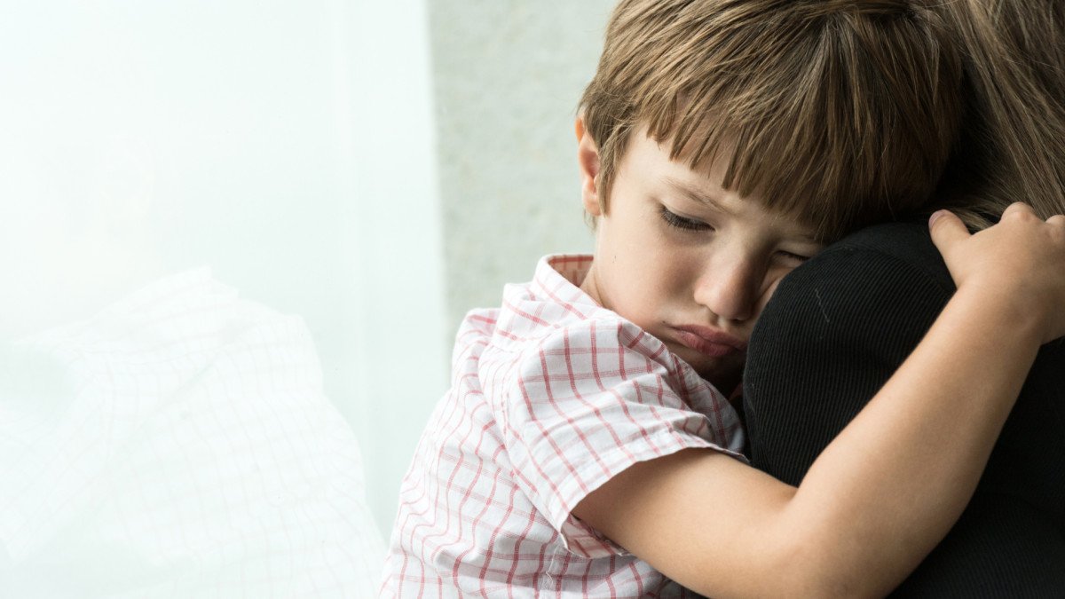 Amor incondicional en la infancia: qué no significa y por qué importa al crecer