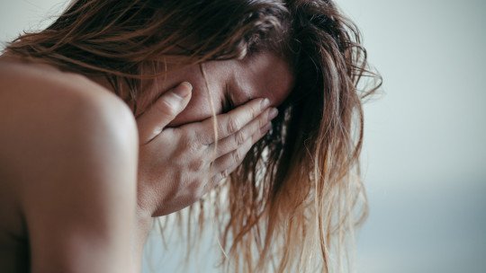 Cuando el miedo a perder se convierte en una forma de vivir: comprendiendo el trauma del abandono