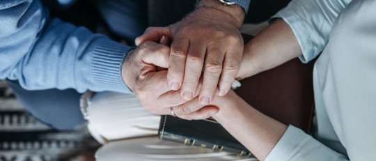 El acompañamiento emocional en el duelo: claves para afrontar la pérdida de un ser querido