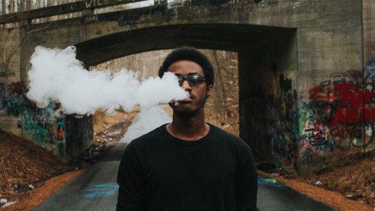 Adicción a los vapeadores en adolescentes: por qué enganchan y cómo abordar su consumo