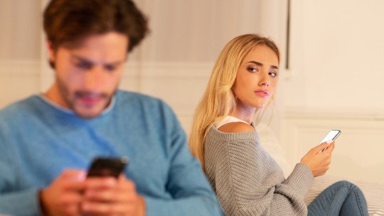 Infidelidad digital: ¿cuándo las redes sociales empiezan a poner en riesgo la relación de pareja?