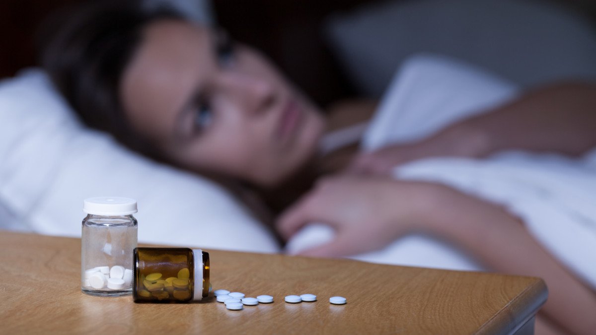 Pastillas para dormir o calmar la ansiedad: ¿cuándo pueden convertirse en una dependencia silenciosa?