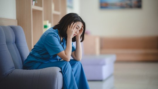 Fatiga por compasión: cuando cuidar de los demás empieza a agotarnos
