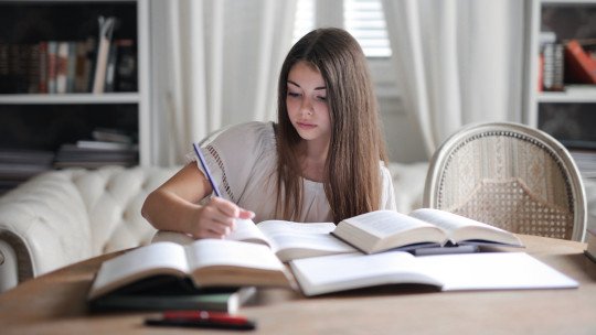 Perfeccionismo académico en adolescentes: cuando querer hacerlo bien empieza a generar ansiedad