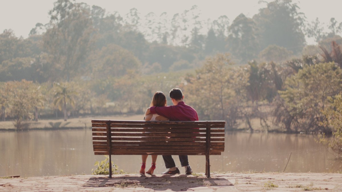 Apego en pareja: cómo nuestros estilos de apego influyen en las relaciones