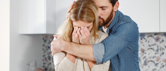 Más allá de la etiqueta: comprender la «dependencia emocional» desde el análisis funcional