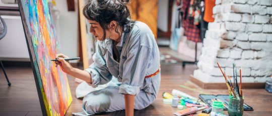 Psicoterapia para artistas: cómo cuidar la salud mental cuando crear también es trabajar
