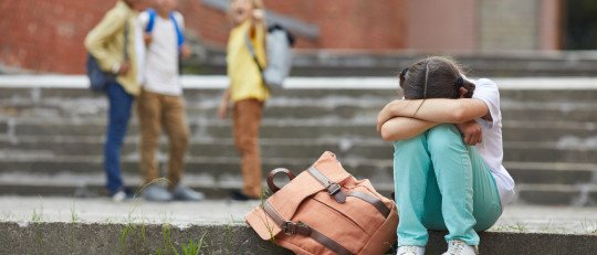 Cómo podemos ayudar a nuestros hijos a prevenir y enfrentar el bullying en el colegio