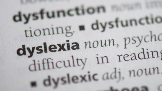 Dislexia en adultos: estrategias y ajustes útiles en el trabajo y los estudios
