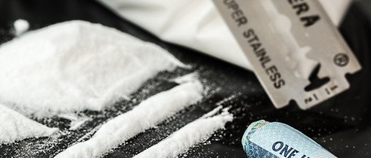 Rayas de cocaína: componentes, efectos y peligros