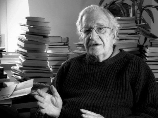 La teoría del desarrollo del lenguaje de Noam Chomsky