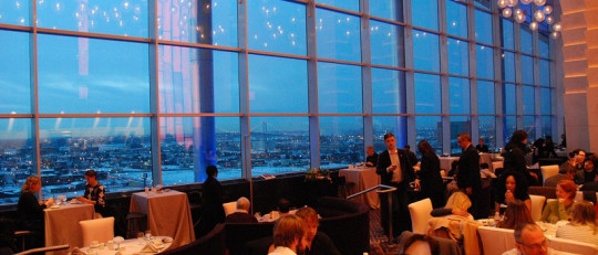 Los 10 trucos psicológicos que usan los restaurantes para cobrarte más