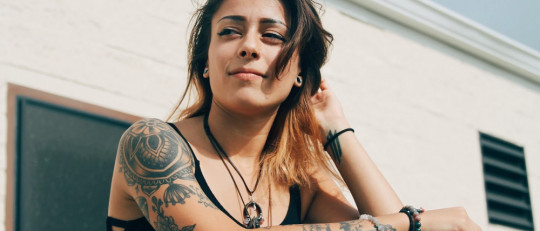 Encontrar trabajo con tatuajes